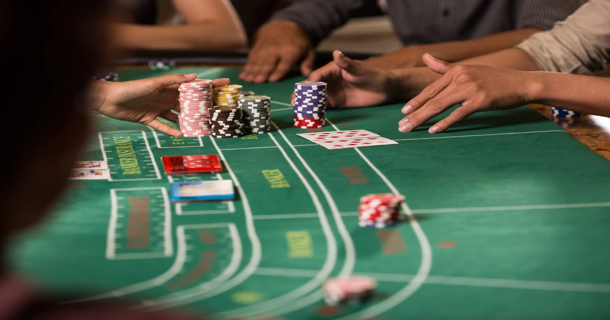 Hướng dẫn cách đếm bài baccarat